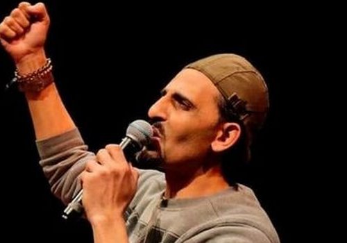 اعطيني يد ثالثة اعطيني يد ثالثة